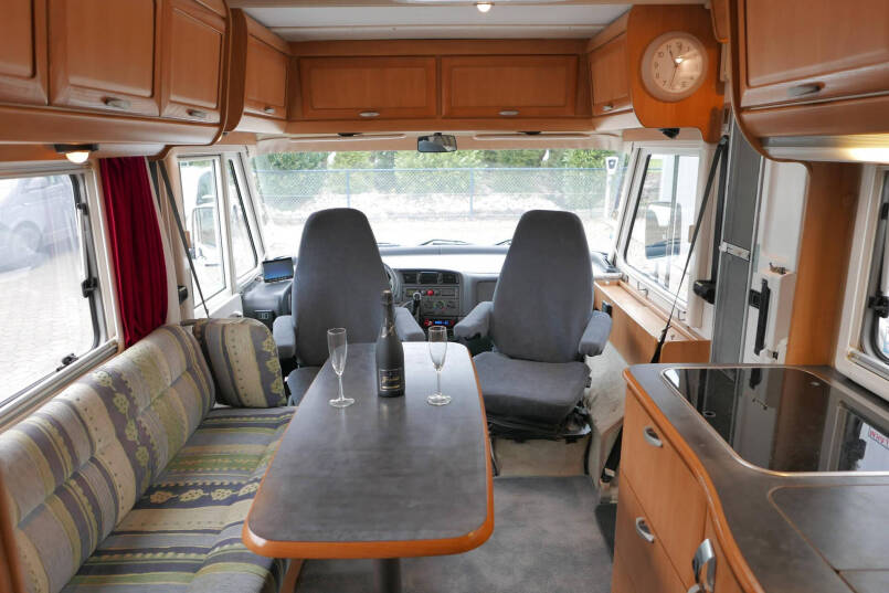 Hymer B 644 G bovenkastjes AL-KO chassis | 2 x airco | Dubbele bodem 21