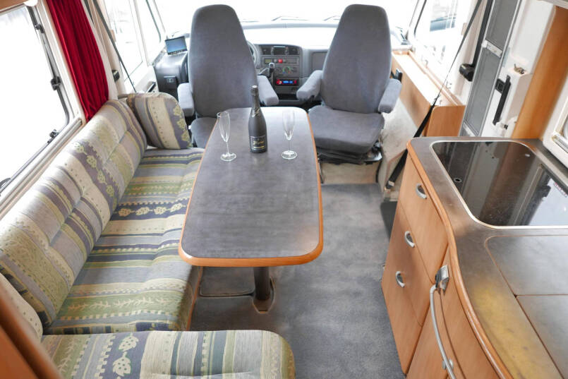 Hymer B 644 G bovenkastjes AL-KO chassis | 2 x airco | Dubbele bodem 22