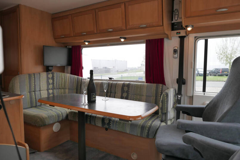 Hymer B 644 G bovenkastjes AL-KO chassis | 2 x airco | Dubbele bodem 23
