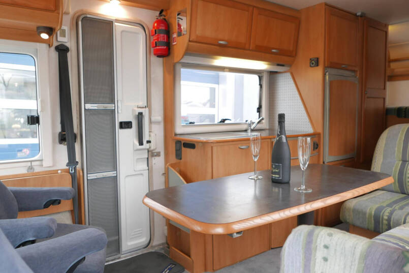 Hymer B 644 G bovenkastjes AL-KO chassis | 2 x airco | Dubbele bodem 24