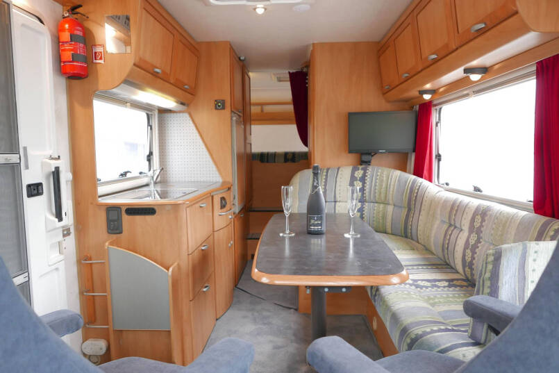 Hymer B 644 G bovenkastjes AL-KO chassis | 2 x airco | Dubbele bodem 26