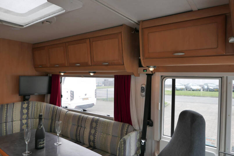 Hymer B 644 G bovenkastjes AL-KO chassis | 2 x airco | Dubbele bodem 27