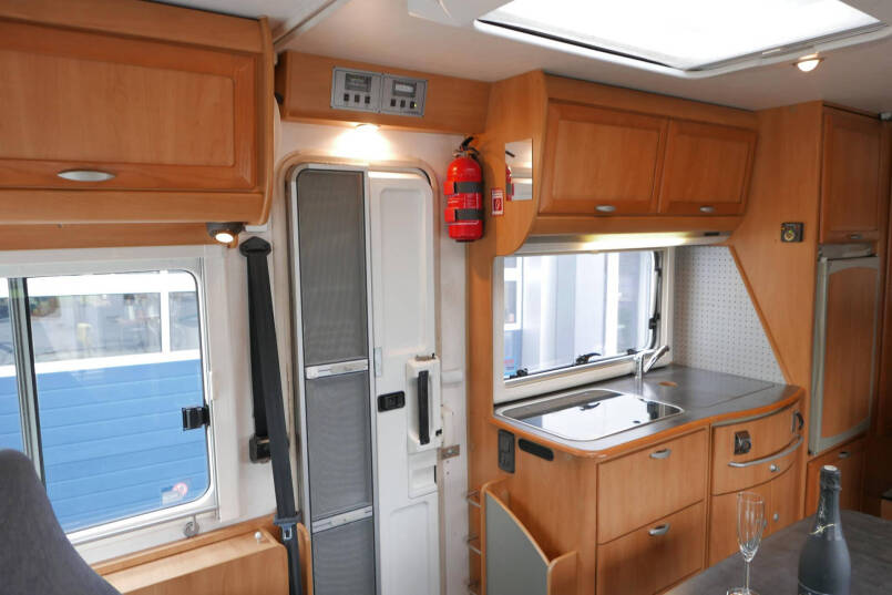 Hymer B 644 G bovenkastjes AL-KO chassis | 2 x airco | Dubbele bodem 28