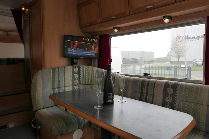 Hymer B 644 G bovenkastjes AL-KO chassis | 2 x airco | Dubbele bodem 29