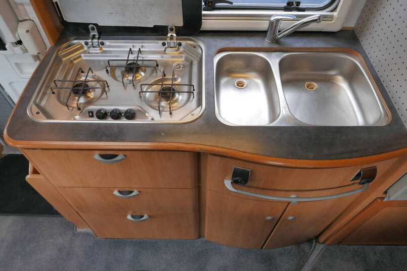 Hymer B 644 G bovenkastjes AL-KO chassis | 2 x airco | Dubbele bodem 32