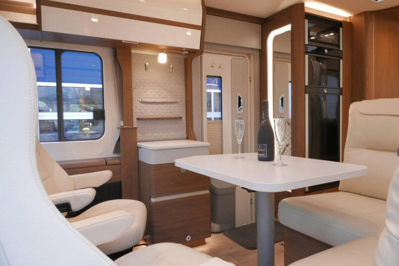 Hymer B-ML I 790 MasterLine | Bovenkastjes | Levelsysteem | Lithium 32