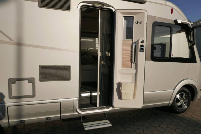 Hymer B-SL 704 SupremeLine | Bovenkastjes | 178 PK 9G Automaat | Levelsysteem | Luchtvering 17