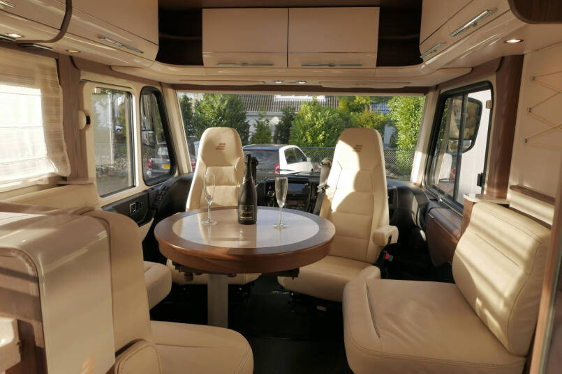 Hymer B-SL 704 SupremeLine | Bovenkastjes | 178 PK 9G Automaat | Levelsysteem | Luchtvering 25