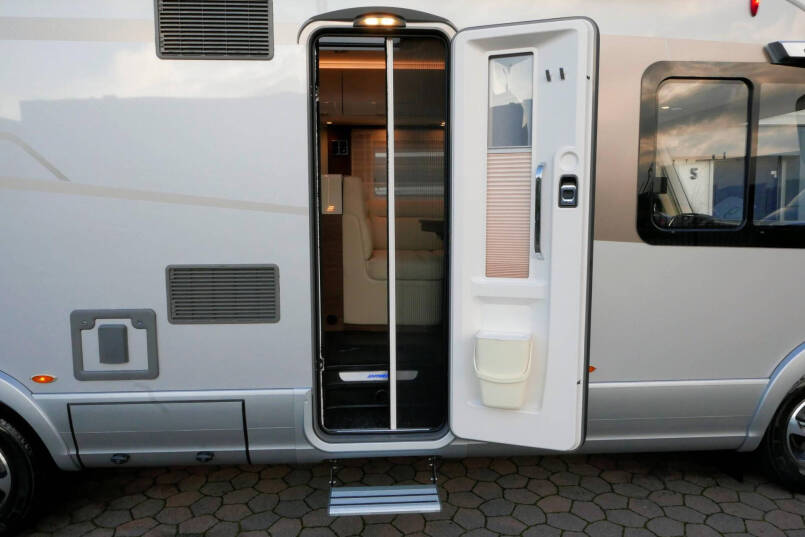 Hymer B-SL 708 SupremeLine | Bovenkastjes | 180 PK Automaat | Levelsysteem | Lithium 17