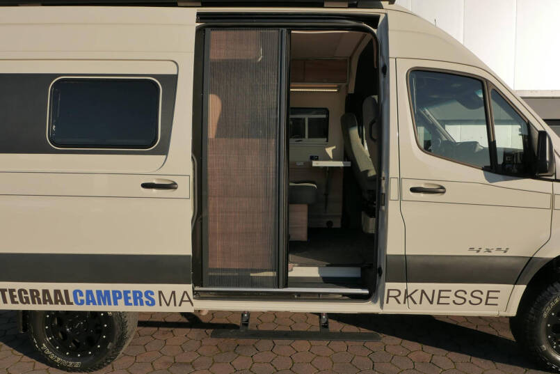 Hymer Grand Canyon S 4X4 | 190 pk Automaat | Hefdak | Lithium | Pastel steengrijs 13