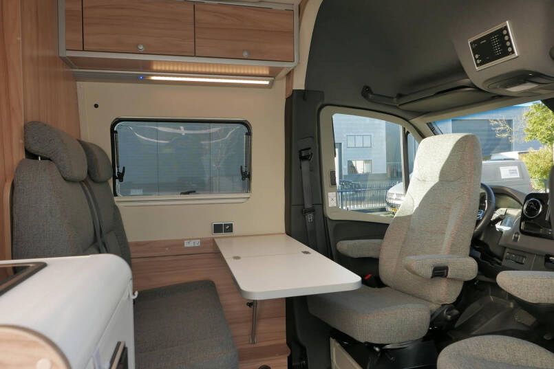 Hymer Grand Canyon S 4X4 | 190 pk Automaat | Hefdak | Lithium | Pastel steengrijs 24