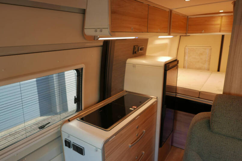 Hymer Grand Canyon S 4X4 | 190 pk Automaat | Hefdak | Lithium | Pastel steengrijs 28