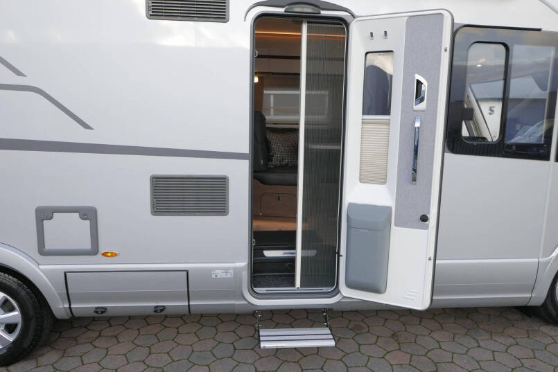 Hymer BML-I 780 MasterLine | Bovenkastjes | Levelsysteem | Lithium | Airco | 17