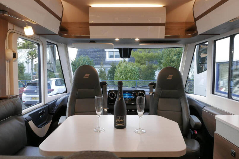 Hymer BML-I 780 MasterLine | Bovenkastjes | Levelsysteem | Lithium | Airco | 35