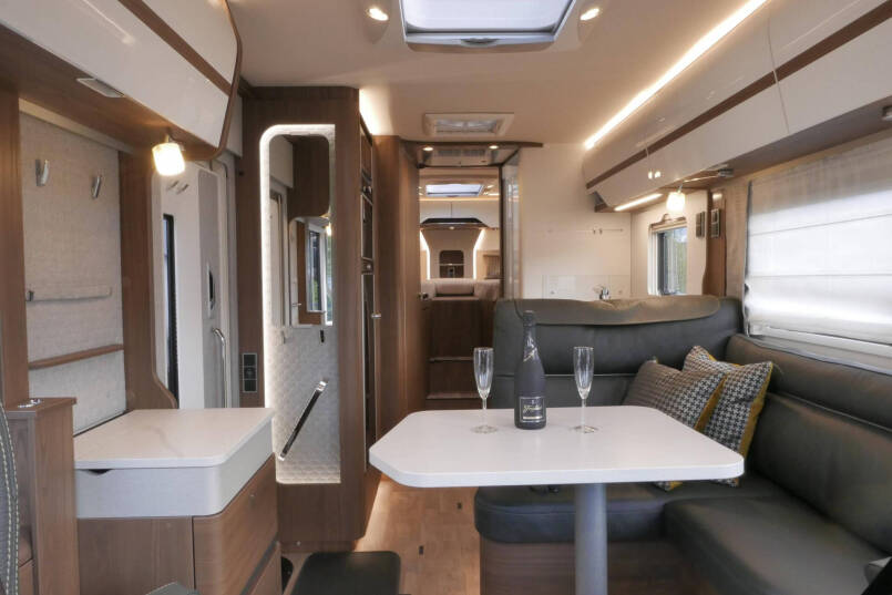 Hymer BML-I 780 MasterLine | Bovenkastjes | Levelsysteem | Lithium | Airco | 36