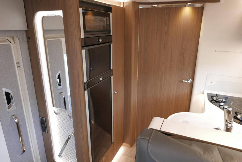 Hymer BML-I 780 MasterLine | Bovenkastjes | Levelsysteem | Lithium | Airco | 42