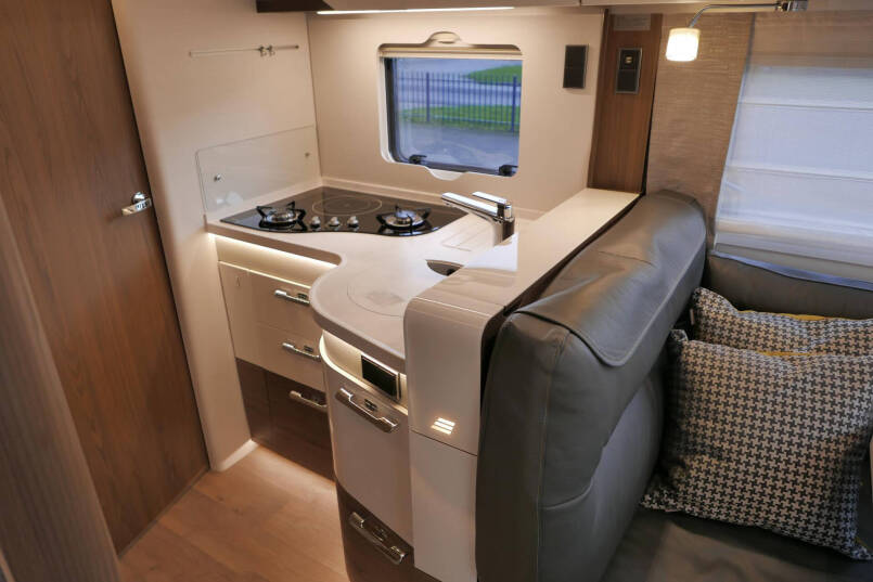 Hymer BML-I 780 MasterLine | Bovenkastjes | Levelsysteem | Lithium | Airco | 46