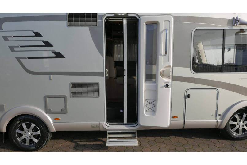 Hymer B 678 Champagne | 3.0 Automaat | Levelsysteem | Schotel | Zonnepanelen 16