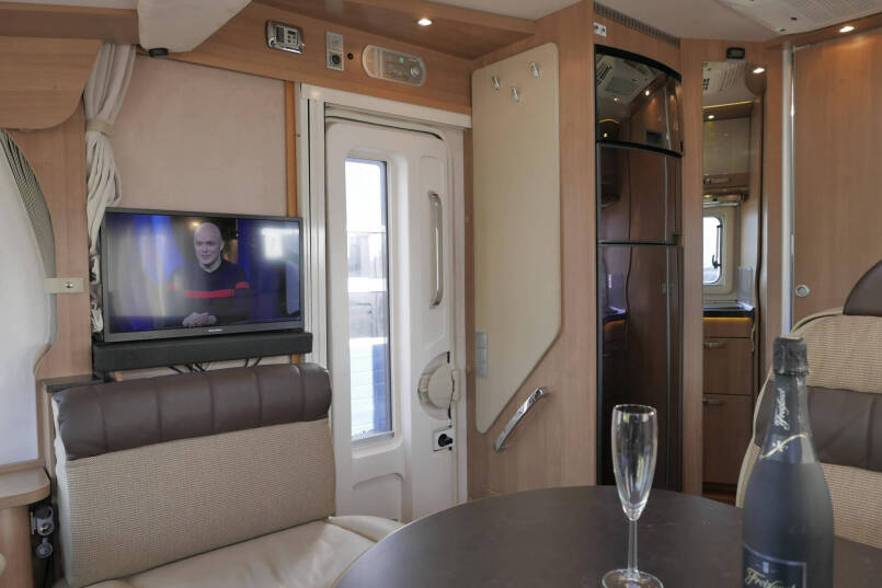 Hymer B 678 Champagne | 3.0 Automaat | Levelsysteem | Schotel | Zonnepanelen 29