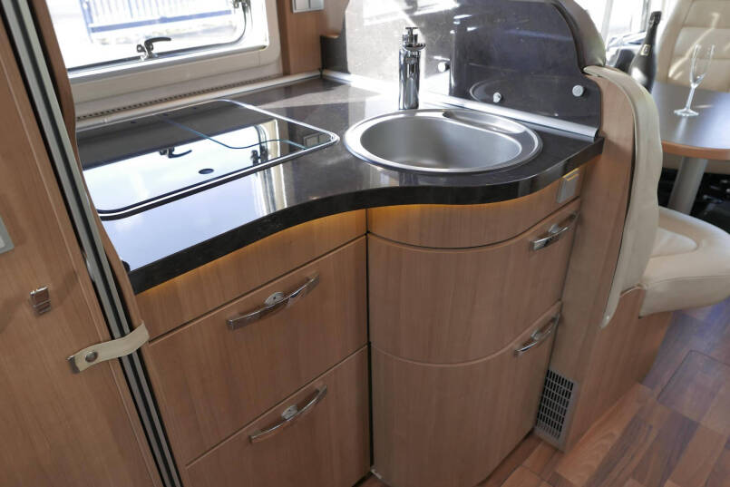 Hymer B 678 Champagne | 3.0 Automaat | Levelsysteem | Schotel | Zonnepanelen 33