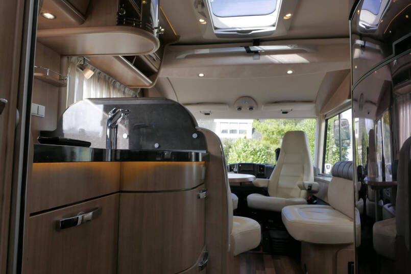 Hymer B 678 Champagne | 3.0 Automaat | Levelsysteem | Schotel | Zonnepanelen 48