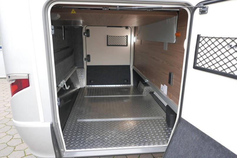 Hymer BML-I 790 MasterLine | Queensbed | Bovenkastjes | Mercedes | Levelsysteem | 10