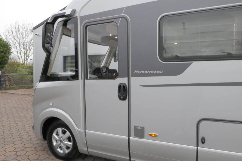 Hymer BML-I 790 MasterLine | Queensbed | Bovenkastjes | Mercedes | Levelsysteem | 16