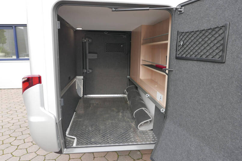 Hymer BMC-I 580 | 2022 | Bovenkatjes | 4430 kg |  XXL bed | 170 pk automaat | Mercedes-Benz | 10