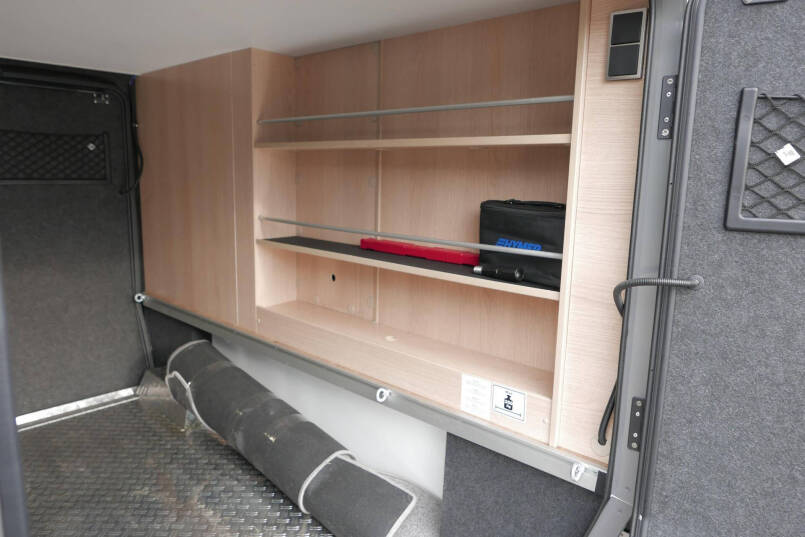 Hymer BMC-I 580 | 2022 | Bovenkatjes | 4430 kg |  XXL bed | 170 pk automaat | Mercedes-Benz | 11