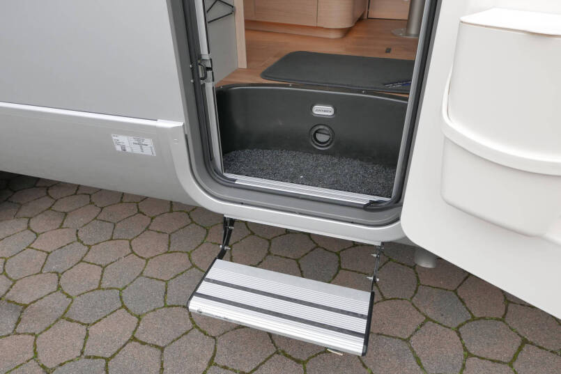 Hymer BMC-I 580 | 2022 | Bovenkatjes | 4430 kg |  XXL bed | 170 pk automaat | Mercedes-Benz | 16