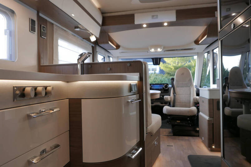 Hymer BML-I 780 MasterLine | 9G AUTOMAAT | Levelsysteem | Lithium | Airco | 60