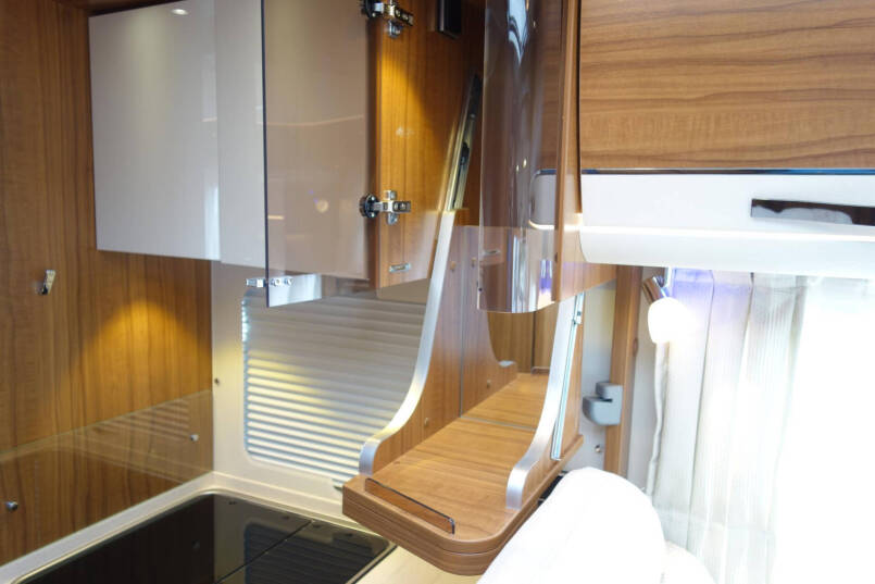 Hymer B 568 PL PremiumLine | 3.0 Automaat | Levelsysteem | Alde verwarming | Enkele bedden | 31