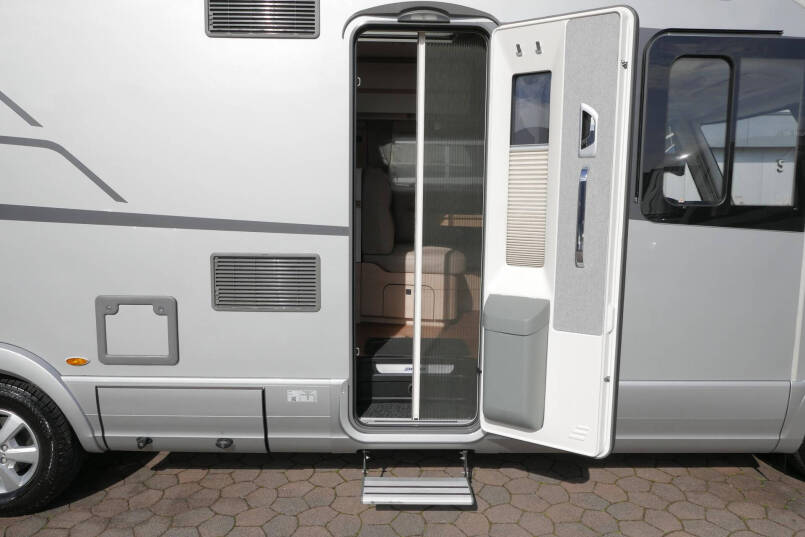 Hymer BML-I 790 MasterLine | Queensbed | Hefbed | Mercedes | Levelsysteem | 16