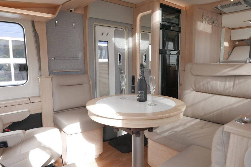 Hymer BML-I 790 MasterLine | Queensbed | Hefbed | Mercedes | Levelsysteem | 28