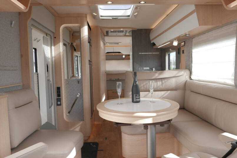 Hymer BML-I 790 MasterLine | Queensbed | Hefbed | Mercedes | Levelsysteem | 31