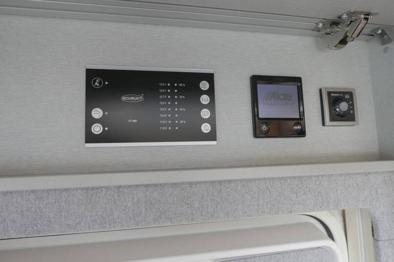 Hymer BML-I 790 MasterLine | Queensbed | Hefbed | Mercedes | Levelsysteem | 35