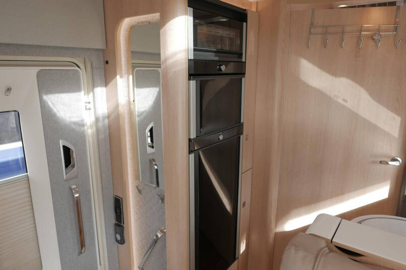 Hymer BML-I 790 MasterLine | Queensbed | Hefbed | Mercedes | Levelsysteem | 37