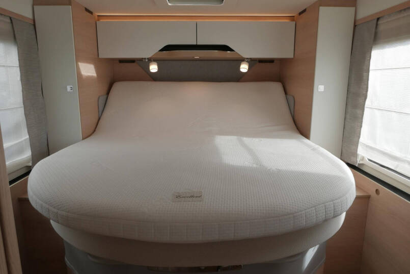 Hymer BML-I 790 MasterLine | Queensbed | Hefbed | Mercedes | Levelsysteem | 44