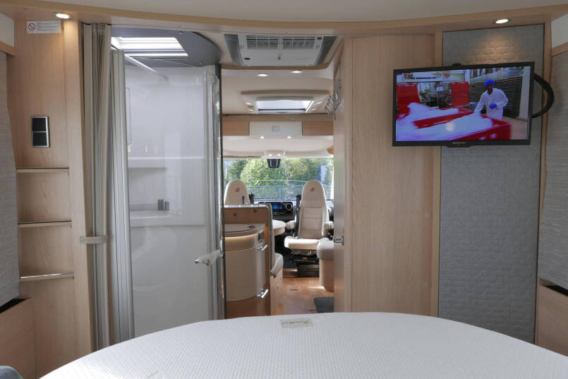 Hymer BML-I 790 MasterLine | Queensbed | Hefbed | Mercedes | Levelsysteem | 53