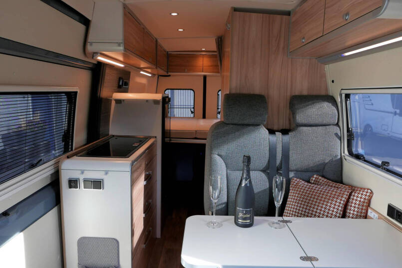 Hymer Grand canyon s 4x4 | 190 pk Automaat | Hefdak | LED | Trekhaak | 37