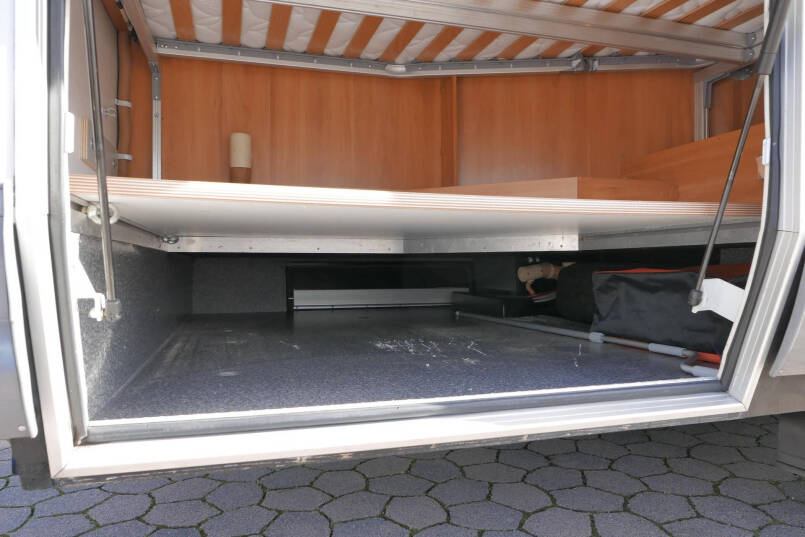 Hymer B 654 | Automaat | Frans bed | Hefbed | Airco | Ruime zit | 61