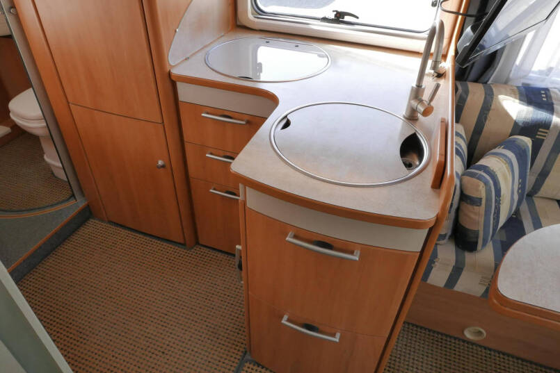 Hymer B 654 | Automaat | Frans bed | Hefbed | Airco | Ruime zit | 34