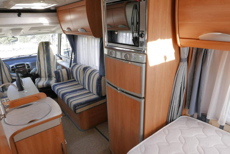 Hymer B 654 | Automaat | Frans bed | Hefbed | Airco | Ruime zit | 88