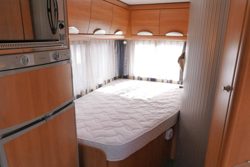 Hymer B 654 | Automaat | Frans bed | Hefbed | Airco | Ruime zit | 90