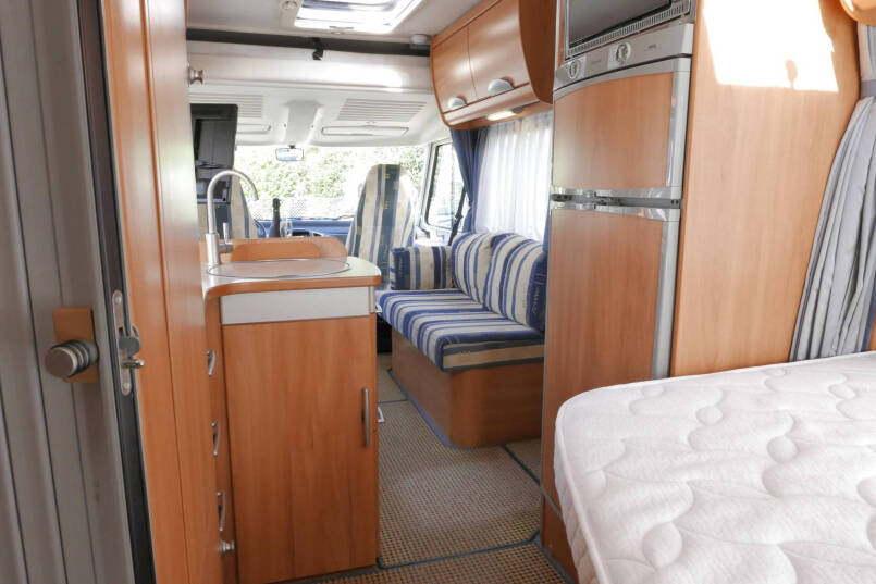 Hymer B 654 | Automaat | Frans bed | Hefbed | Airco | Ruime zit | 95
