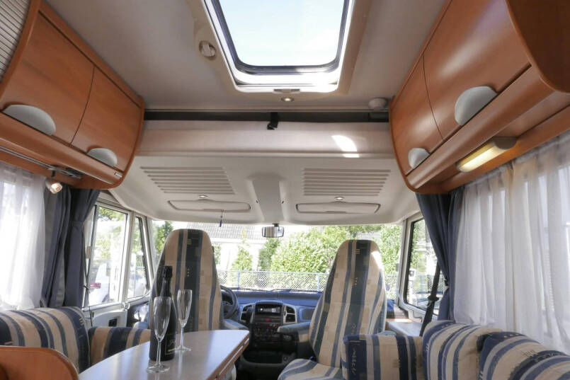 Hymer B 654 | Automaat | Frans bed | Hefbed | Airco | Ruime zit | 46