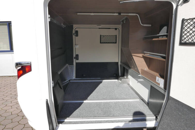 Hymer B-SL 704 SupremeLine 180 pk | Automaat | Levelsysteem| Enkele bedden | Hefbed | 13