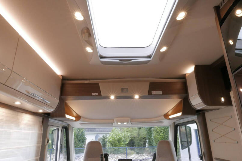 Hymer B-SL 704 SupremeLine 180 pk | Automaat | Levelsysteem| Enkele bedden | Hefbed | 59