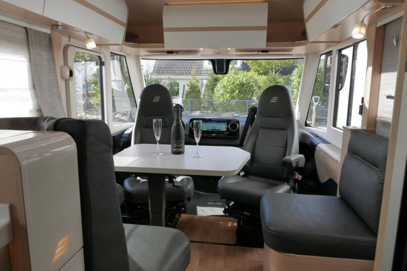 Hymer BML-I 780 MasterLine | Vol luchtvering | Bovenkastjes | Lithium | Mercedes AL-KO | 28