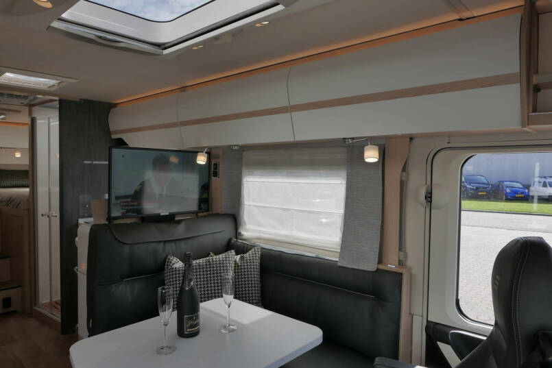 Hymer BML-I 780 MasterLine | Vol luchtvering | Bovenkastjes | Lithium | Mercedes AL-KO | 33